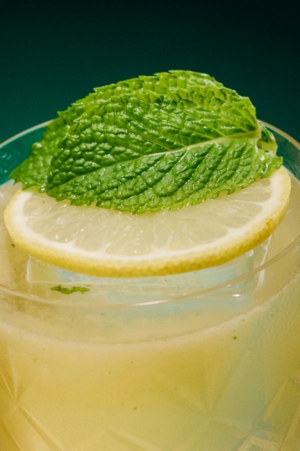 The Bourbon Smash is an ideal summer cocktail