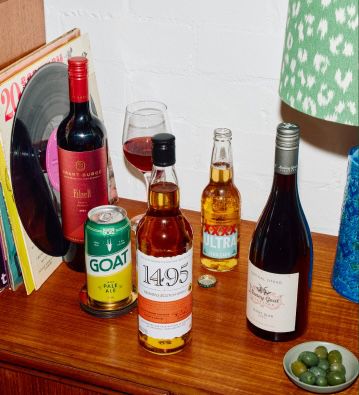  Forget golf balls he'll lose. These Father's Day gifts are a hole-in-one. 
